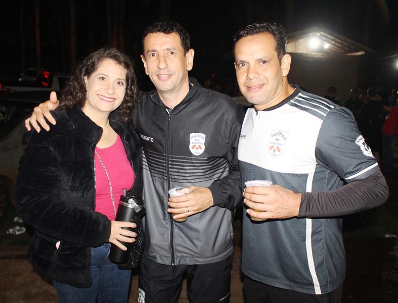 Fazenda Flamboyant faz 2x1 na final e é campeã da 20ª Copa Ouro AABB de Suíço em Amambai Fazenda Flamboyant faz 2x1 na final e é campeã da 20ª Copa Ouro AABB de Suíço em Amambai