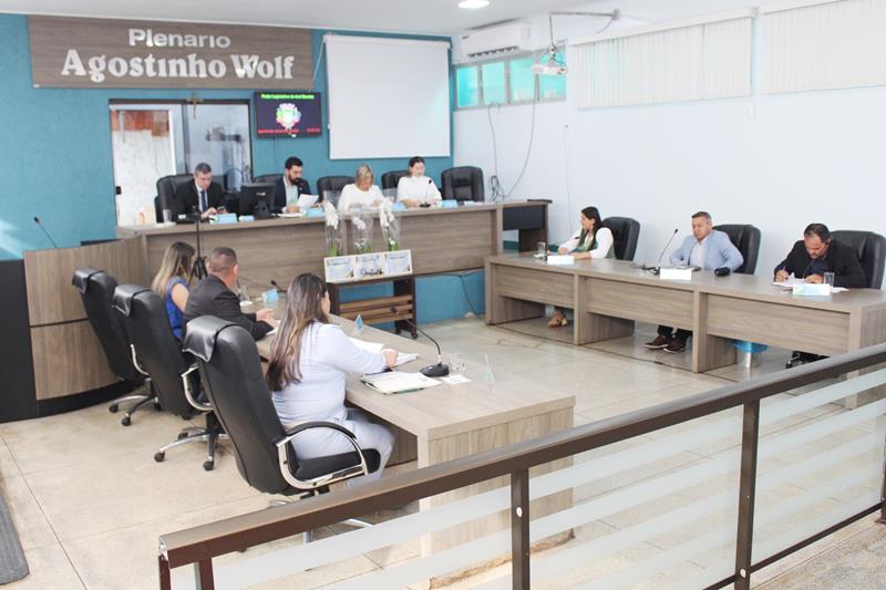 Câmara de Aral Moreira presta homenagem a servidoras aposentadas Câmara de Aral Moreira presta homenagem a servidoras aposentadas