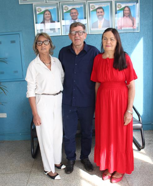 Câmara de Aral Moreira presta homenagem a servidoras aposentadas Câmara de Aral Moreira presta homenagem a servidoras aposentadas