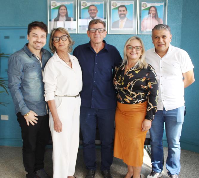 Câmara de Aral Moreira presta homenagem a servidoras aposentadas Câmara de Aral Moreira presta homenagem a servidoras aposentadas