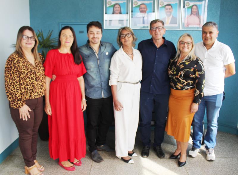Câmara de Aral Moreira presta homenagem a servidoras aposentadas Câmara de Aral Moreira presta homenagem a servidoras aposentadas