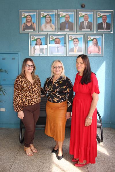 Câmara de Aral Moreira presta homenagem a servidoras aposentadas Câmara de Aral Moreira presta homenagem a servidoras aposentadas