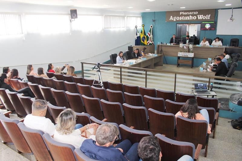 Câmara de Aral Moreira presta homenagem a servidoras aposentadas Câmara de Aral Moreira presta homenagem a servidoras aposentadas