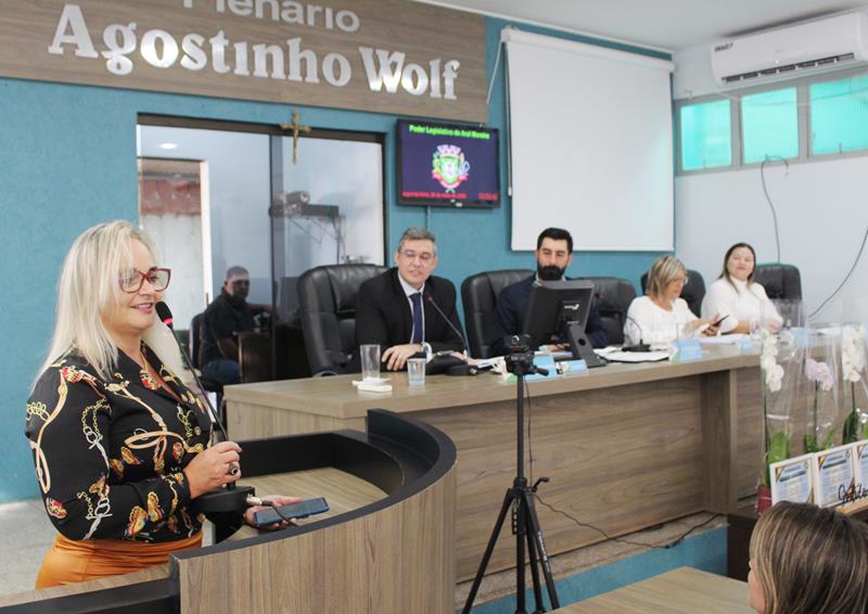 Câmara de Aral Moreira presta homenagem a servidoras aposentadas Câmara de Aral Moreira presta homenagem a servidoras aposentadas