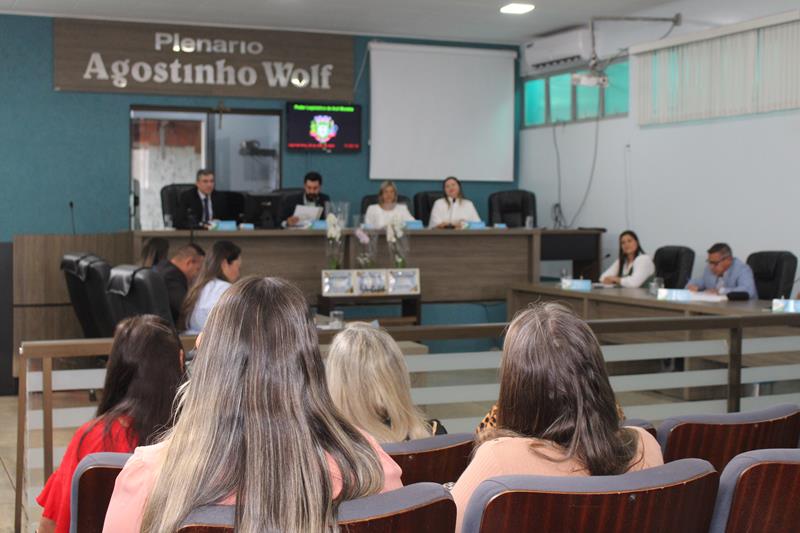 Câmara de Aral Moreira presta homenagem a servidoras aposentadas Câmara de Aral Moreira presta homenagem a servidoras aposentadas