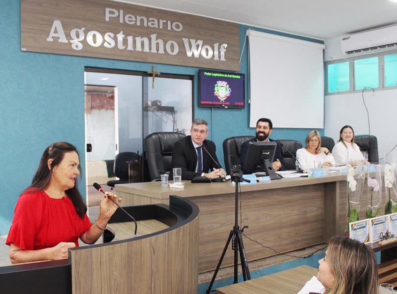 Câmara de Aral Moreira presta homenagem a servidoras aposentadas Câmara de Aral Moreira presta homenagem a servidoras aposentadas