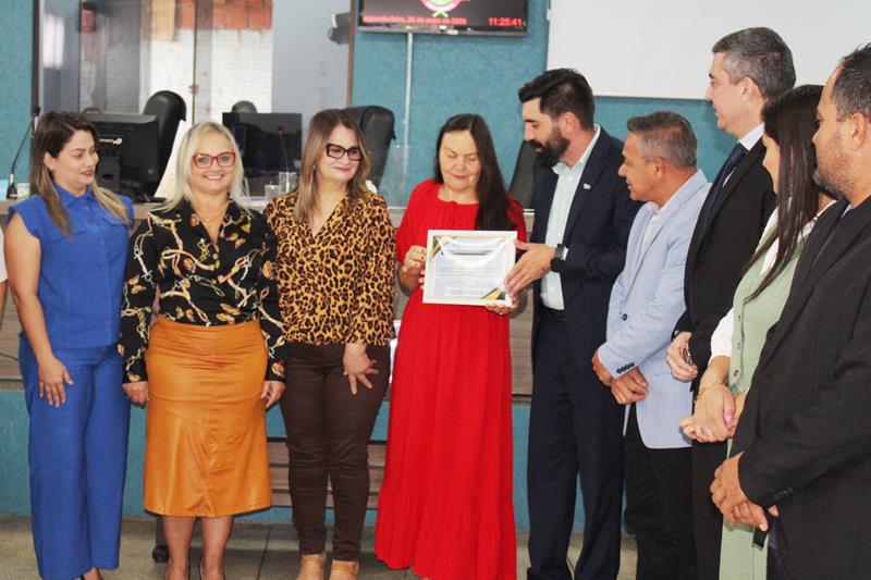 Câmara de Aral Moreira presta homenagem a servidoras aposentadas Câmara de Aral Moreira presta homenagem a servidoras aposentadas