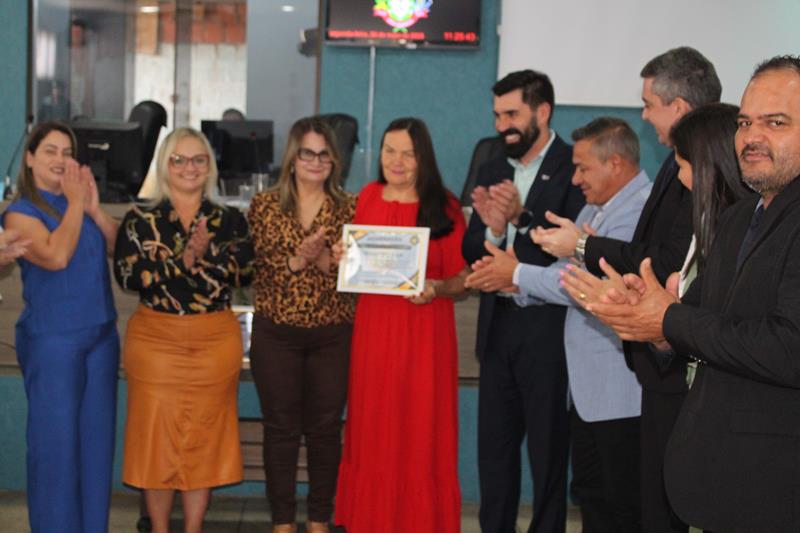 Câmara de Aral Moreira presta homenagem a servidoras aposentadas Câmara de Aral Moreira presta homenagem a servidoras aposentadas