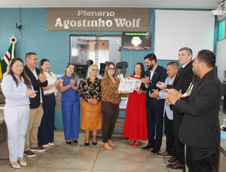 Câmara de Aral Moreira presta homenagem a servidoras aposentadas Câmara de Aral Moreira presta homenagem a servidoras aposentadas