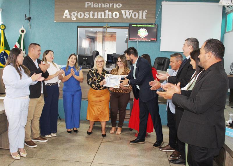 Câmara de Aral Moreira presta homenagem a servidoras aposentadas Câmara de Aral Moreira presta homenagem a servidoras aposentadas