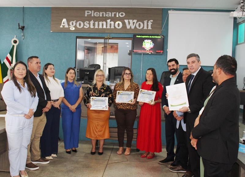 Câmara de Aral Moreira presta homenagem a servidoras aposentadas Câmara de Aral Moreira presta homenagem a servidoras aposentadas