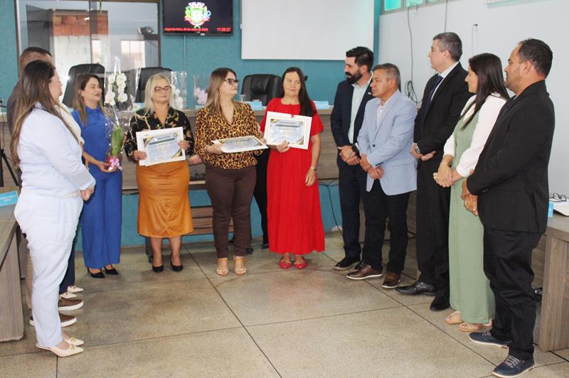 Câmara de Aral Moreira presta homenagem a servidoras aposentadas Câmara de Aral Moreira presta homenagem a servidoras aposentadas