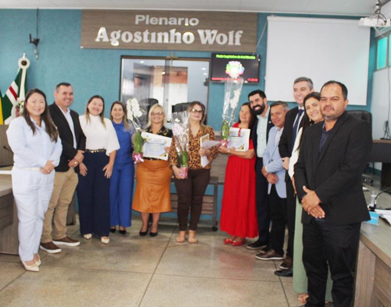 Câmara de Aral Moreira presta homenagem a servidoras aposentadas Câmara de Aral Moreira presta homenagem a servidoras aposentadas
