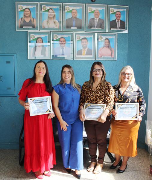 Câmara de Aral Moreira presta homenagem a servidoras aposentadas Câmara de Aral Moreira presta homenagem a servidoras aposentadas
