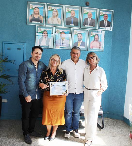 Câmara de Aral Moreira presta homenagem a servidoras aposentadas Câmara de Aral Moreira presta homenagem a servidoras aposentadas