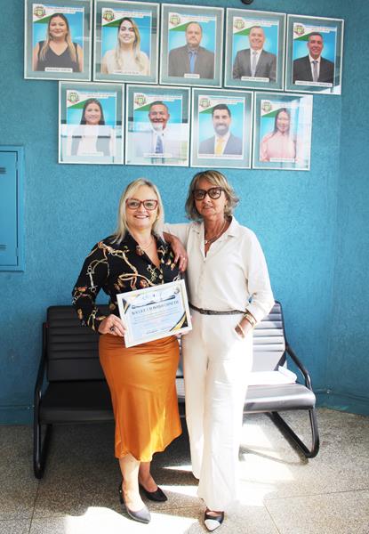 Câmara de Aral Moreira presta homenagem a servidoras aposentadas Câmara de Aral Moreira presta homenagem a servidoras aposentadas