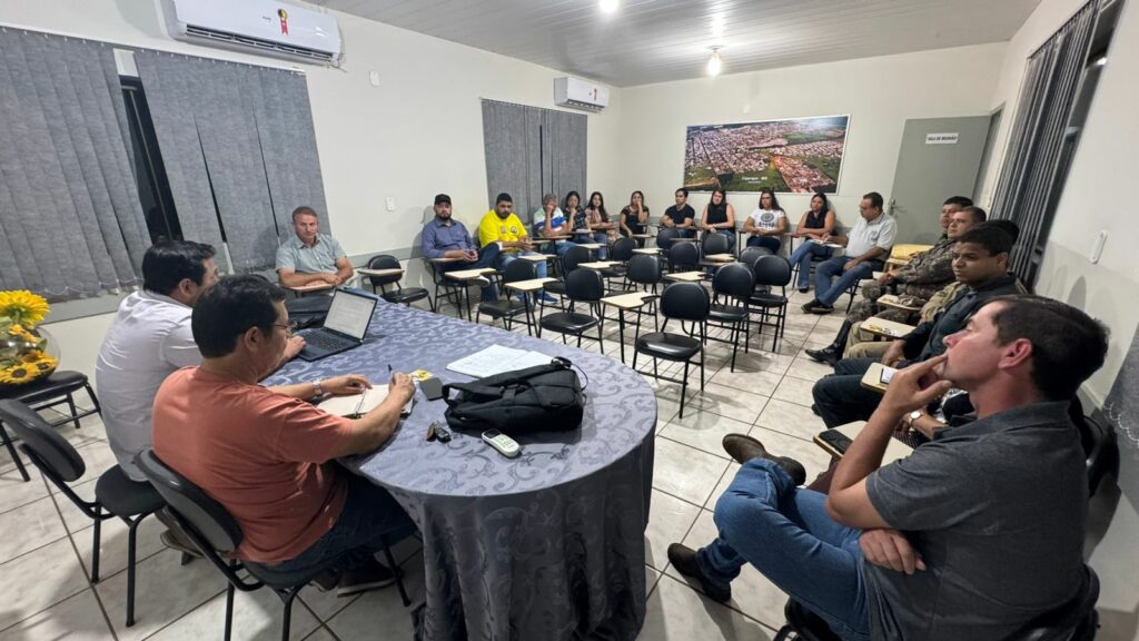 Nado Tozzi participa de reunião do Conselho Municipal de Segurança e reforça compromisso com a população em Caarapó Nado Tozzi participa de reunião do Conselho Municipal de Segurança e reforça compromisso com a população em Caarapó