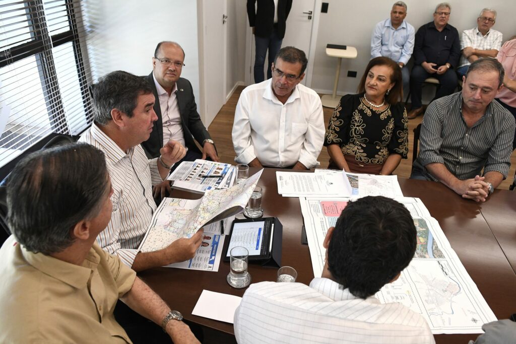 Com foco em saúde e infraestrutura, Anastácio apresenta projetos ao Governo do Estado