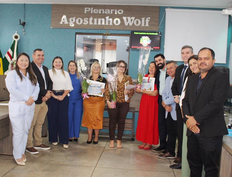 Câmara de Aral Moreira presta homenagem a servidoras aposentadas Câmara de Aral Moreira presta homenagem a servidoras aposentadas