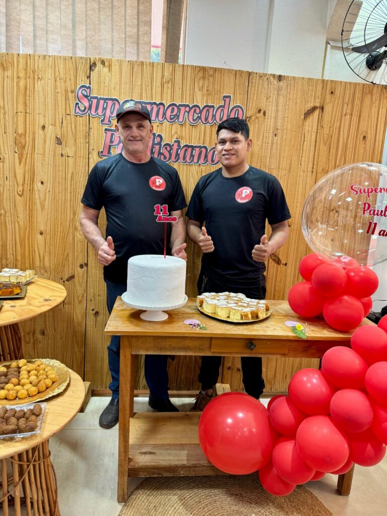 Supermercado Paulistano comemora seus 11 anos de atividade com clientes e funcionários em Iguatemi