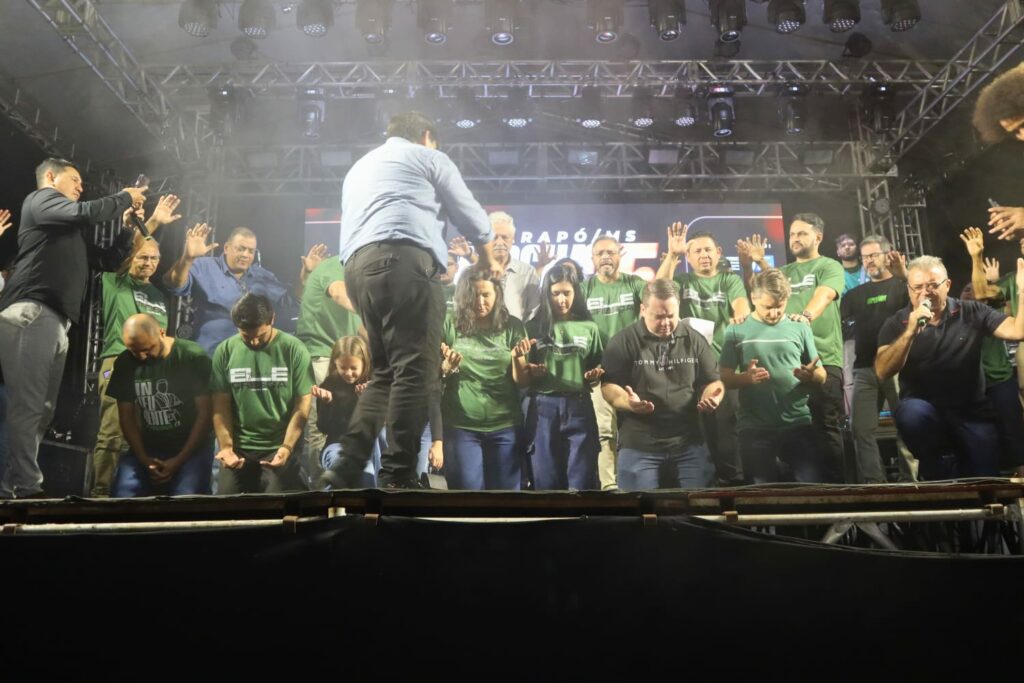 Marcha para Jesus reúne mais de 4 mil pessoas em Caarapó após 15 anos