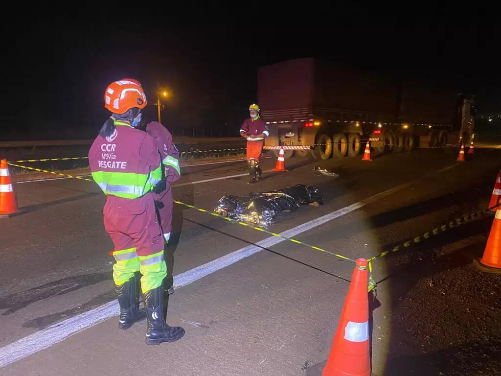 Mulher morre atropelada por picape na BR-163 em Dourados; motorista foi preso com sinais de embriaguez Mulher morre atropelada por picape na BR-163 em Dourados; motorista foi preso com sinais de embriaguez