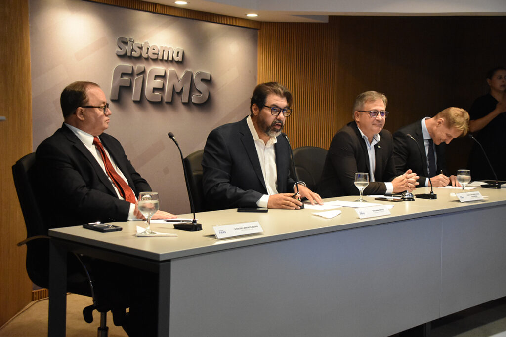 Fiems assina acordo que marca aliança estratégica entre setor produtivo e órgãos de controle Fiems assina acordo que marca aliança estratégica entre setor produtivo e órgãos de controle