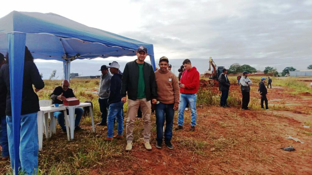 Curso de Máquinas Pesadas forma mais de 180 alunos com apoio da Prefeitura e iniciativa do vereador Fernando Marinho, em Coronel Sapucaia Curso de Máquinas Pesadas forma mais de 180 alunos com apoio da Prefeitura e iniciativa do vereador Fernando Marinho, em Coronel Sapucaia