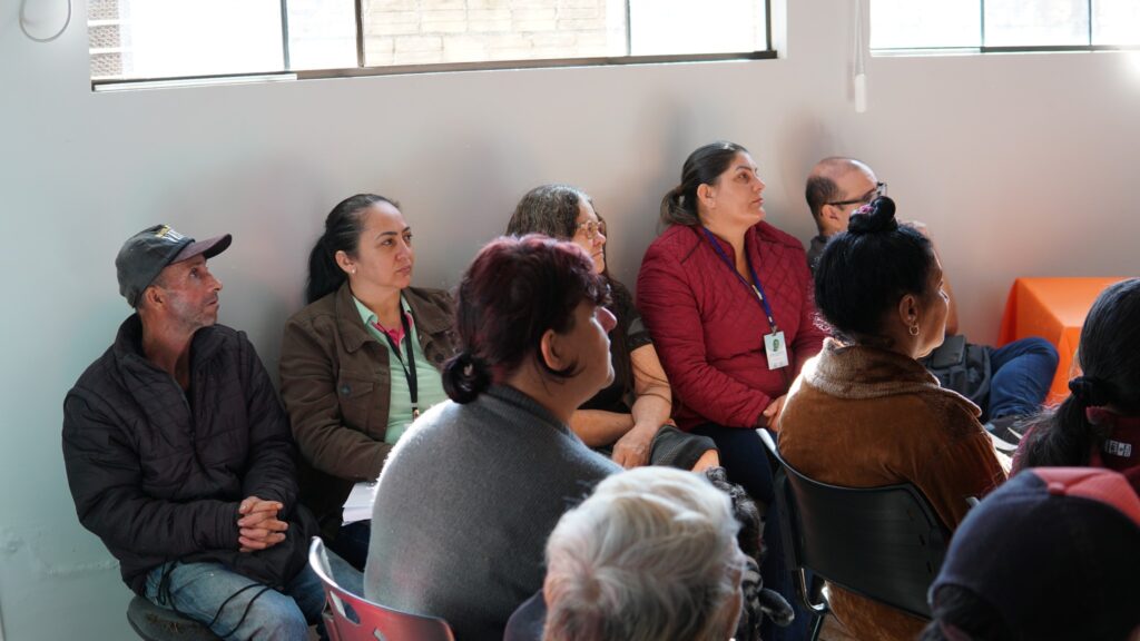 CRAS Universitário e São Jorge de Mundo Novo realizaram reunião com os grupos participantes do PAIF CRAS Universitário e São Jorge de Mundo Novo realizaram reunião com os grupos participantes do PAIF