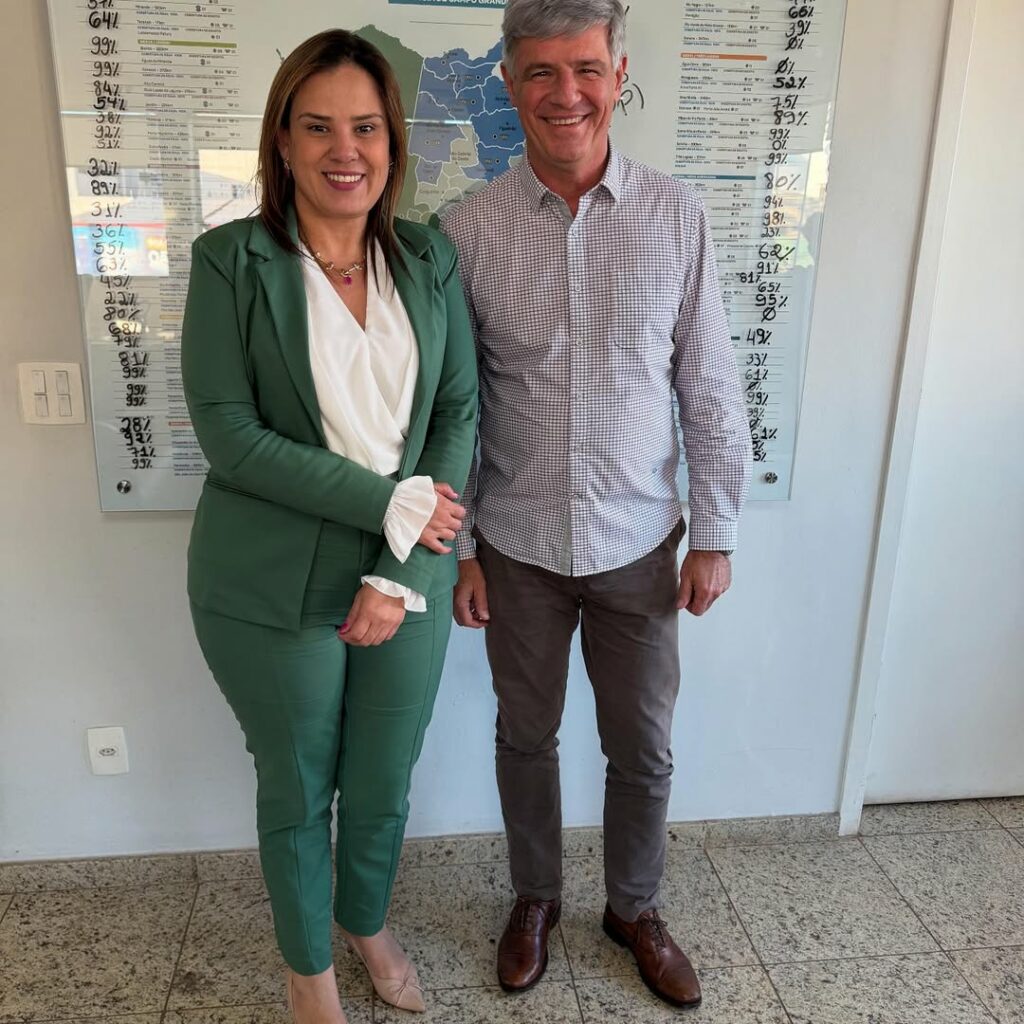 Cel. Sapucaia: Pavimentação asfáltica e saneamento são pautas da prefeita Niágara Kraievski em Campo Grande Cel. Sapucaia: Pavimentação asfáltica e saneamento são pautas da prefeita Niágara Kraievski em Campo Grande