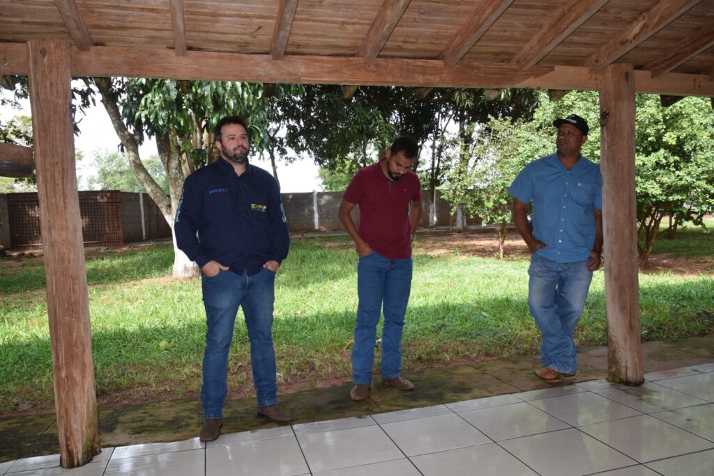Iguatemi: Secretário de Desenvolvimento Econômico comunica aos produtores do Colorado que a prefeitura cederá veículo para transporte da massa de mandioca