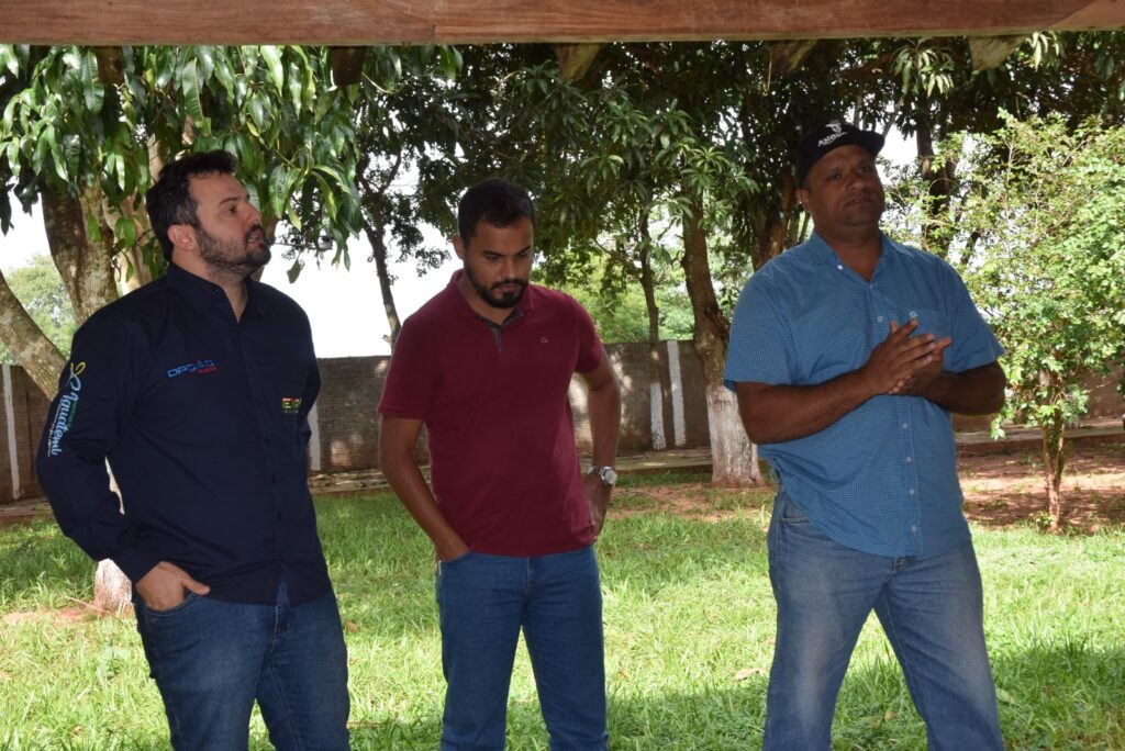Iguatemi: Secretário de Desenvolvimento Econômico comunica aos produtores do Colorado que a prefeitura cederá veículo para transporte da massa de mandioca