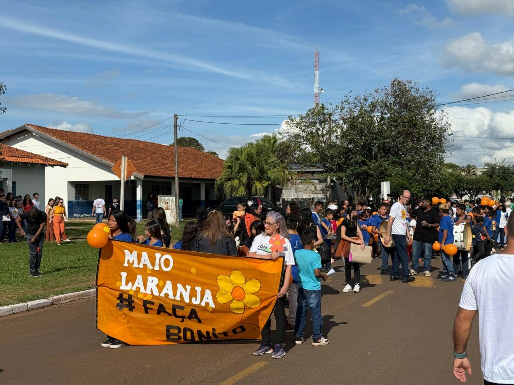 Amambai se une em Caminhada do Maio Laranja e diz não ao abuso infantil