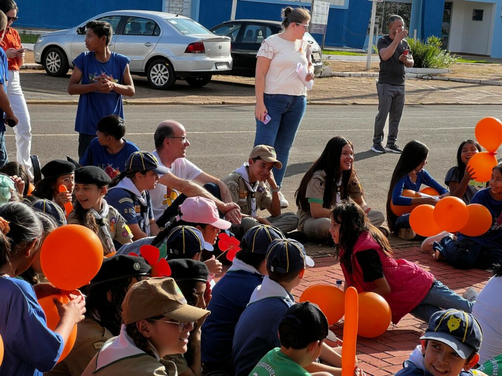 Amambai se une em Caminhada do Maio Laranja e diz não ao abuso infantil