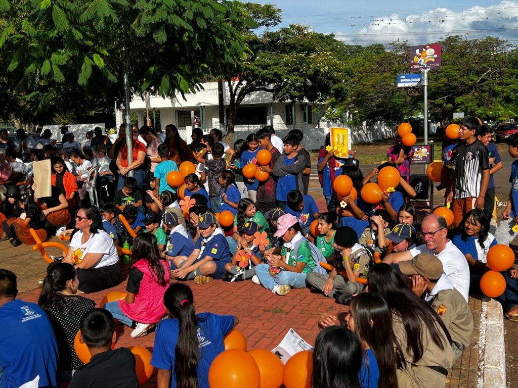 Amambai se une em Caminhada do Maio Laranja e diz não ao abuso infantil