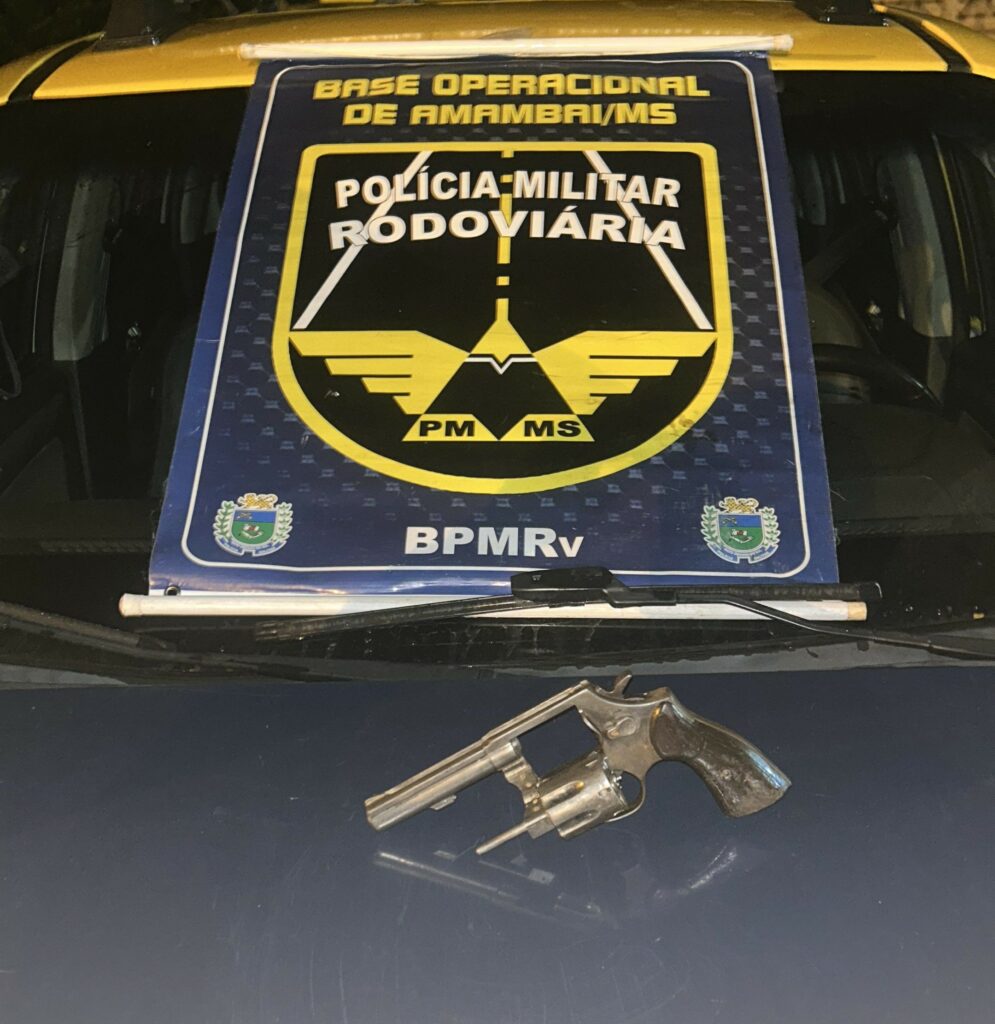 Polícia intercepta veículo furtado e prende suspeito armado após perseguição em Amambai
