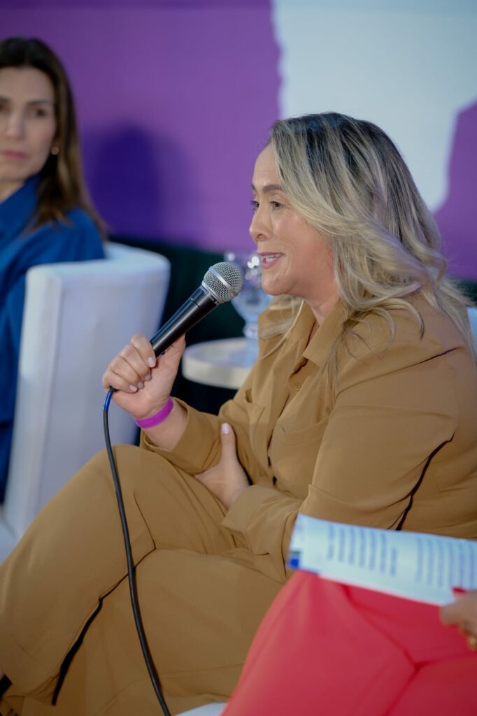 Lia Nogueira relata desafios femininos no cenário político