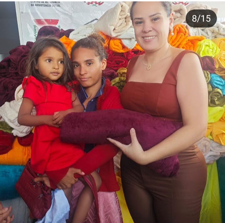 Prefeitura de Coronel Sapucaia, por meio do CRAS, realiza a doação de 1.250 cobertores diante da previsão de frio intenso Prefeitura de Coronel Sapucaia, por meio do CRAS, realiza a doação de 1.250 cobertores diante da previsão de frio intenso