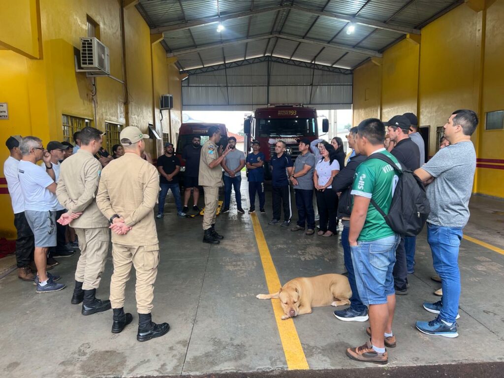 Amambai: Profissionais da Saúde participam de Treinamento de Primeiros Socorros em parceria com o Corpo de Bombeiros Amambai: Profissionais da Saúde participam de Treinamento de Primeiros Socorros em parceria com o Corpo de Bombeiros