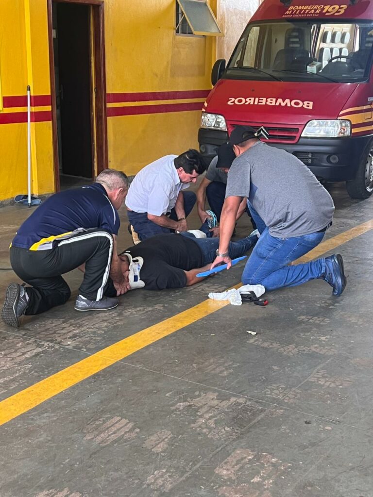 Amambai: Profissionais da Saúde participam de Treinamento de Primeiros Socorros em parceria com o Corpo de Bombeiros Amambai: Profissionais da Saúde participam de Treinamento de Primeiros Socorros em parceria com o Corpo de Bombeiros