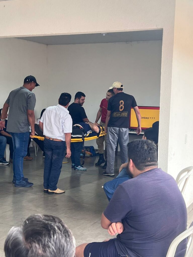 Amambai: Profissionais da Saúde participam de Treinamento de Primeiros Socorros em parceria com o Corpo de Bombeiros Amambai: Profissionais da Saúde participam de Treinamento de Primeiros Socorros em parceria com o Corpo de Bombeiros