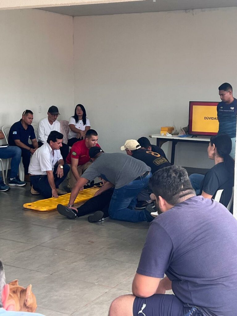 Amambai: Profissionais da Saúde participam de Treinamento de Primeiros Socorros em parceria com o Corpo de Bombeiros Amambai: Profissionais da Saúde participam de Treinamento de Primeiros Socorros em parceria com o Corpo de Bombeiros