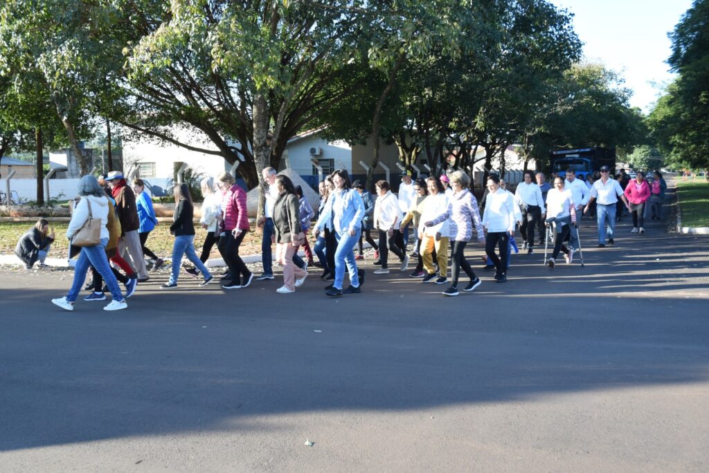 Assistência Social de Iguatemi promove caminhada com o Grupo da Melhor Idade alusiva ao “Junho Prata” Assistência Social de Iguatemi promove caminhada com o Grupo da Melhor Idade alusiva ao “Junho Prata”