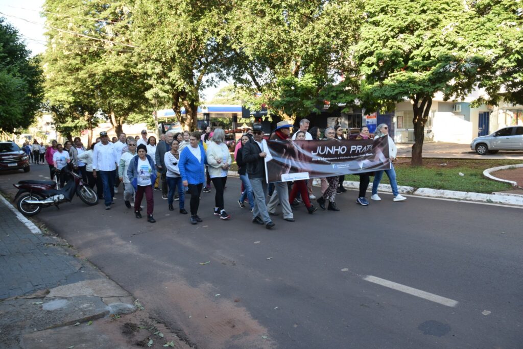 Assistência Social de Iguatemi promove caminhada com o Grupo da Melhor Idade alusiva ao “Junho Prata” Assistência Social de Iguatemi promove caminhada com o Grupo da Melhor Idade alusiva ao “Junho Prata”