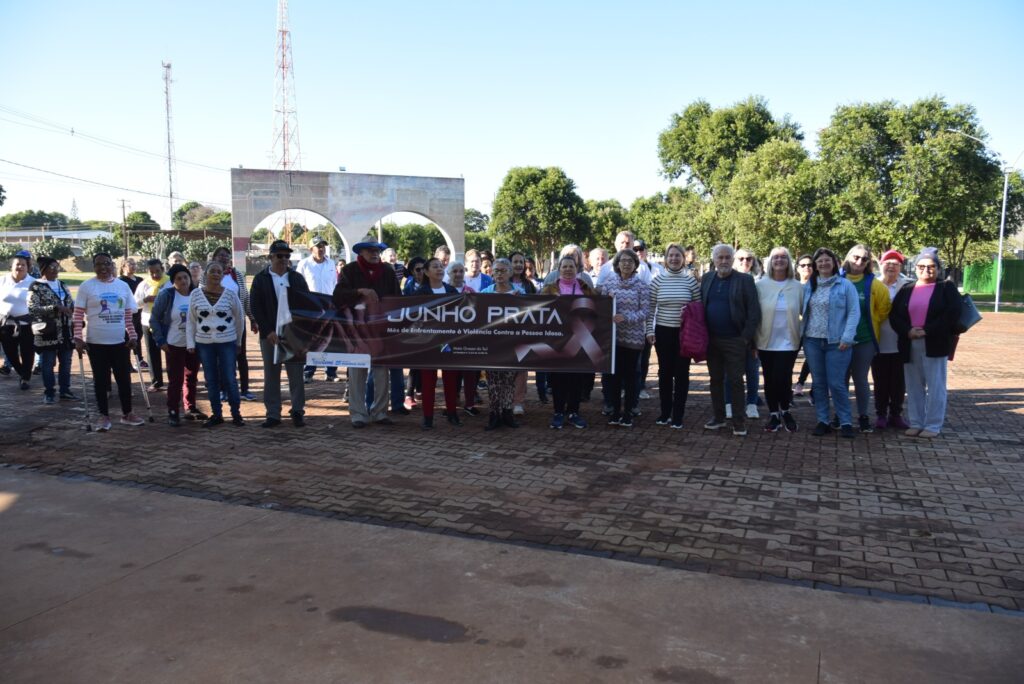 Assistência Social de Iguatemi promove caminhada com o Grupo da Melhor Idade alusiva ao “Junho Prata” Assistência Social de Iguatemi promove caminhada com o Grupo da Melhor Idade alusiva ao “Junho Prata”
