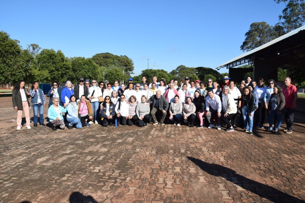Assistência Social de Iguatemi promove caminhada com o Grupo da Melhor Idade alusiva ao “Junho Prata” Assistência Social de Iguatemi promove caminhada com o Grupo da Melhor Idade alusiva ao “Junho Prata”