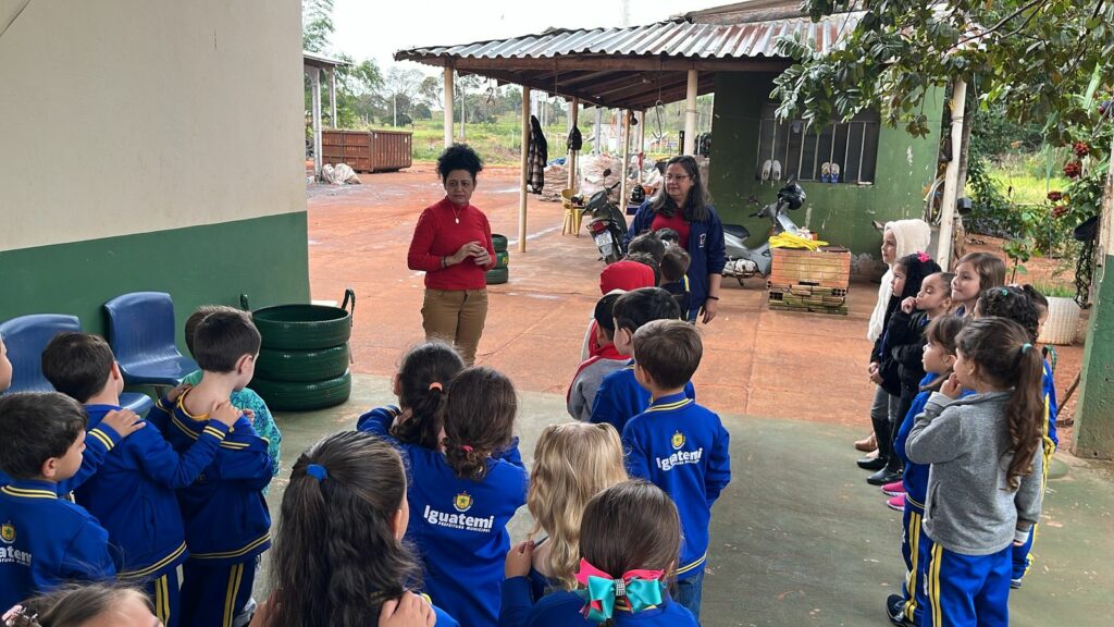 Iguatemi: Alunos da Escola Marcílio Augusto Pinto participam de gincana de conscientização em prol do meio ambiente Iguatemi: Alunos da Escola Marcílio Augusto Pinto participam de gincana de conscientização em prol do meio ambiente