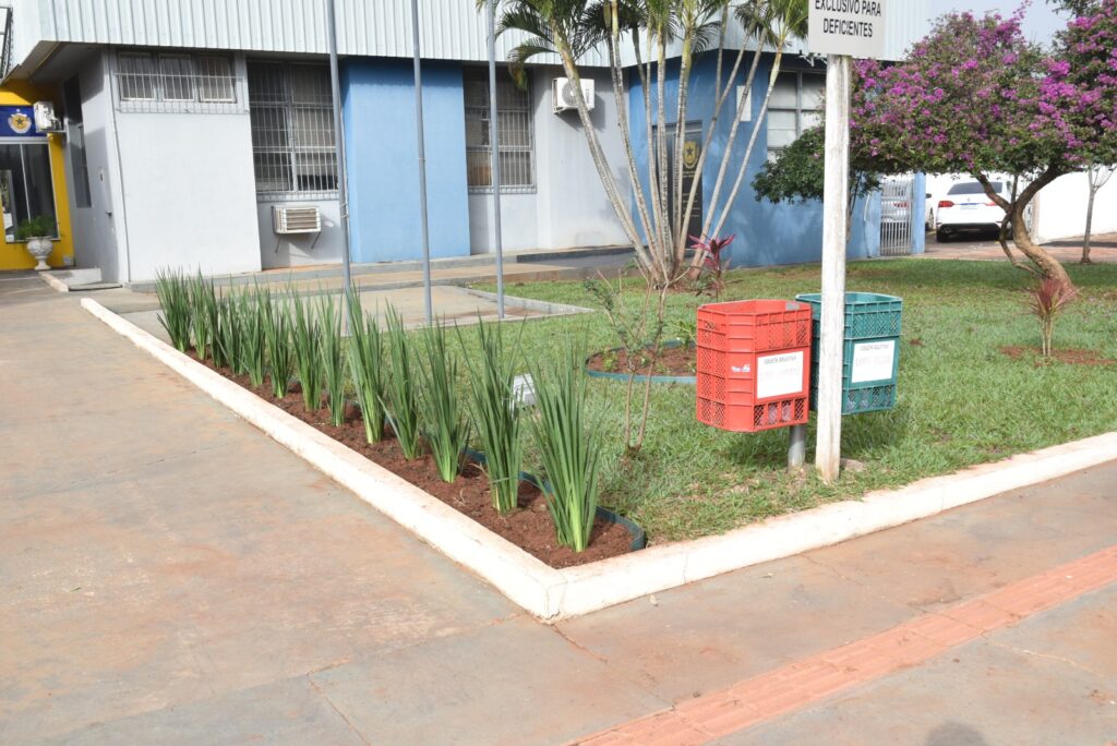 Curso “Floricultura, Jardinagem e Paisagismo” capacita servidores da Secretaria de Meio Ambiente e Turismo de Iguatemi Curso “Floricultura, Jardinagem e Paisagismo” capacita servidores da Secretaria de Meio Ambiente e Turismo de Iguatemi