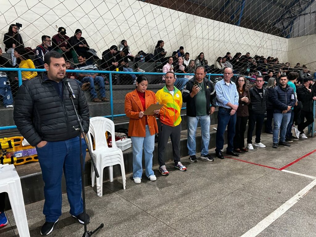 Emoção e gols marcam a abertura da Copa Cidade de Futsal em Amambai Emoção e gols marcam a abertura da Copa Cidade de Futsal em Amambai