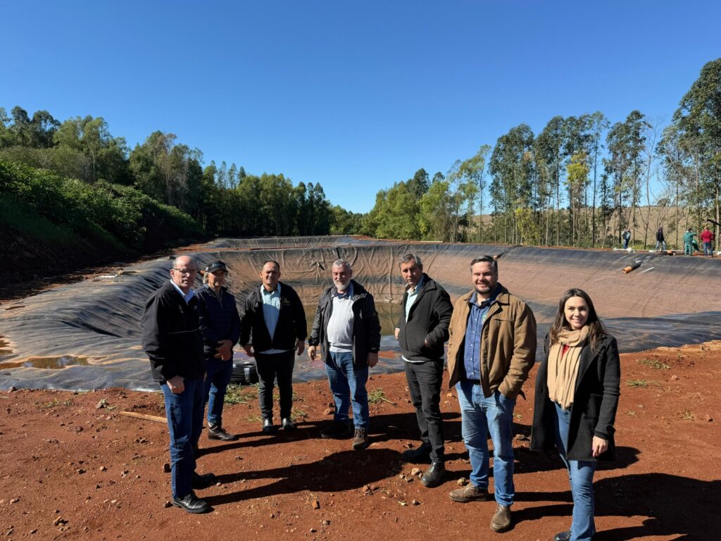 Prefeitura de Amambai realiza visita técnica à COMPOSTEC em Toledo (PR)